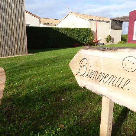 La Cabane Du Bonheur Les Herbiers Εξωτερικό φωτογραφία